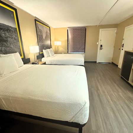 Super 8 By Wyndham Corpus Christi Airport Hotell Exteriör bild