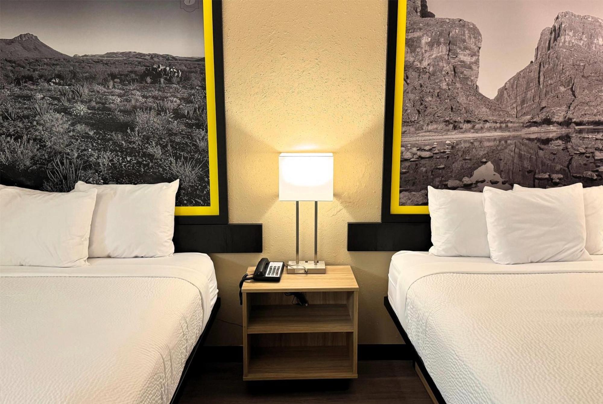 Super 8 By Wyndham Corpus Christi Airport Hotell Exteriör bild
